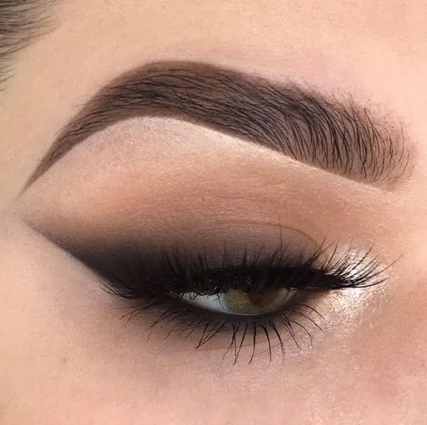 Semi smoky shade 28