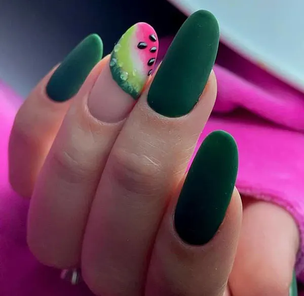 طرح ناخن یلدایی ساده؛ قرمز و شاینِ دلبر شب یلدا 1404🍉 29 Simple Yalda nail design 22