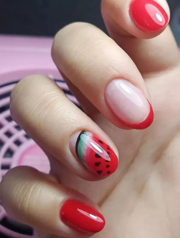 طرح ناخن یلدایی ساده؛ قرمز و شاینِ دلبر شب یلدا 1404🍉 8 Simple Yalda nail design 4