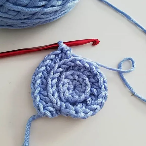 Simple round dishwashing sponge weaving tutorial 4