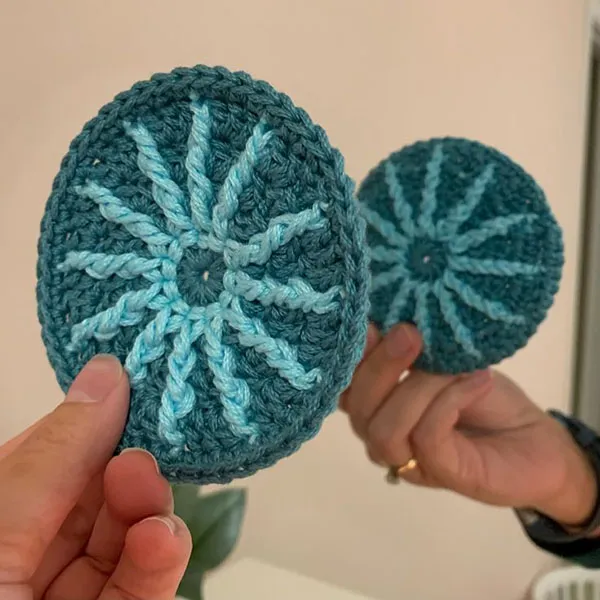 Simple round dishwashing sponge weaving tutorial 8
