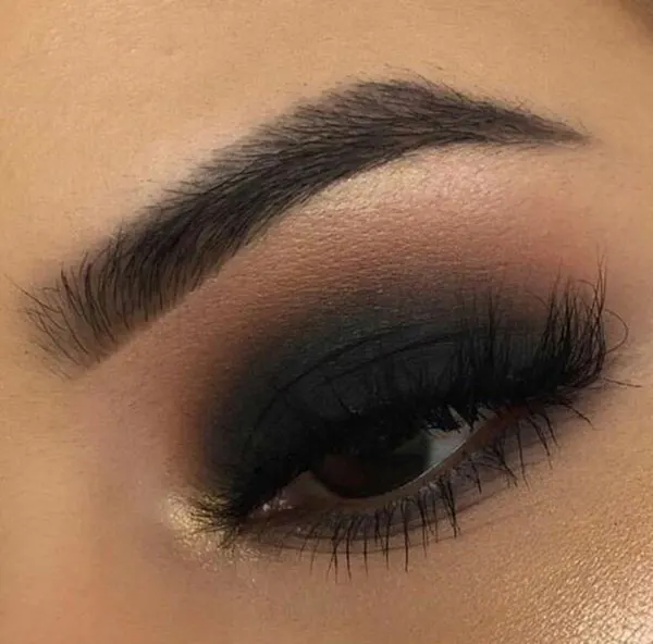 Smokey eye shadow 13