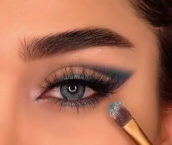 Smokey eye shadow 14