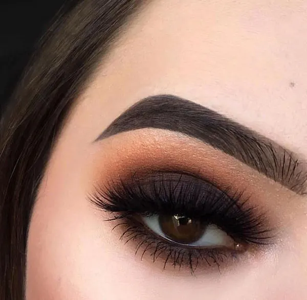 Smokey eye shadow 15