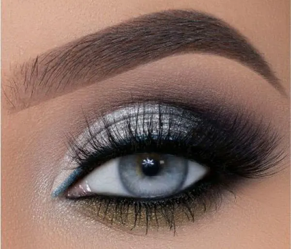 Smokey eye shadow 17