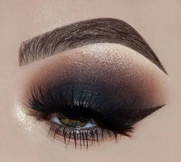 Smokey eye shadow 18