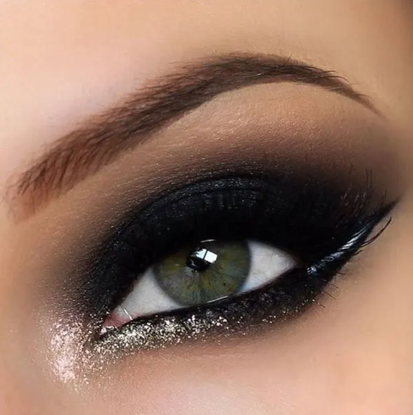 Smokey eye shadow 21