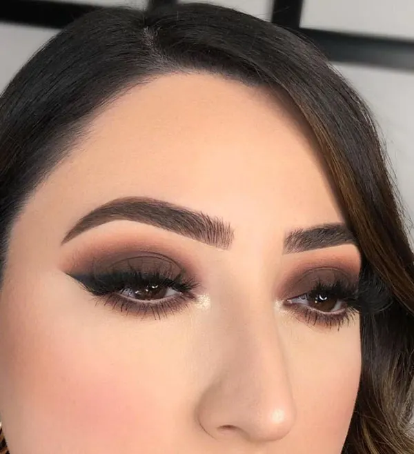 Smokey eye shadow 24