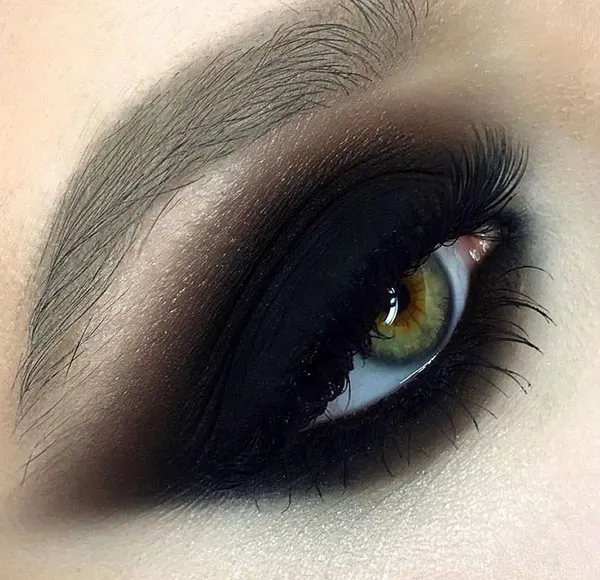 Smokey eye shadow 26