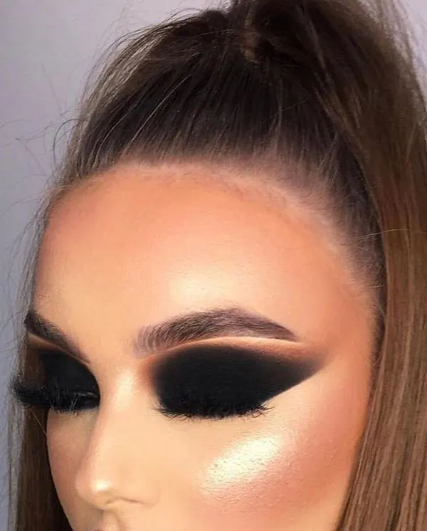 Smokey eye shadow 27