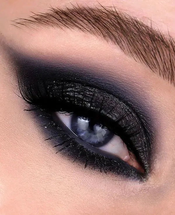 Smokey eye shadow 29