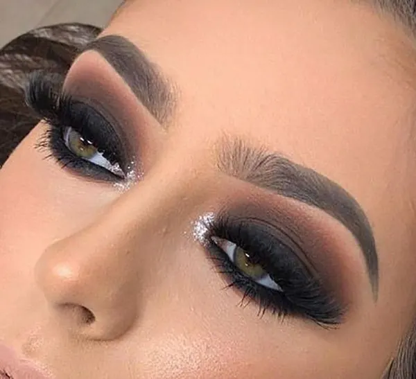 Smokey eye shadow 3