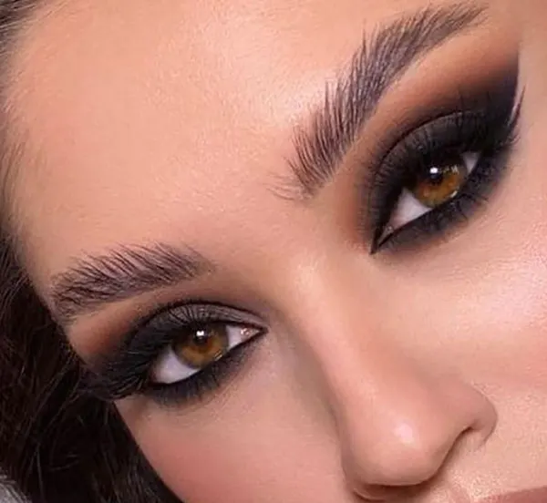 Smokey eye shadow 31