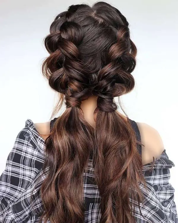 جدیدترین مدل بافت مو فرانسوی| ترند شیک و خاص چهرههای 1404 18 The latest French hair weave model 14