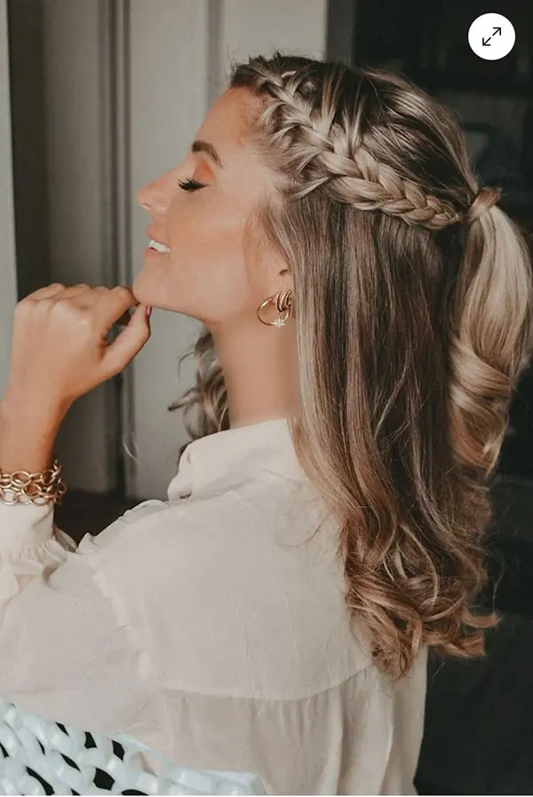 جدیدترین مدل بافت مو فرانسوی| ترند شیک و خاص چهرههای 1404 21 The latest French hair weave model 16