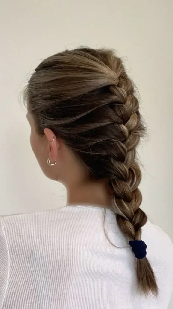 جدیدترین مدل بافت مو فرانسوی| ترند شیک و خاص چهرههای 1404 8 The latest French hair weave model 5