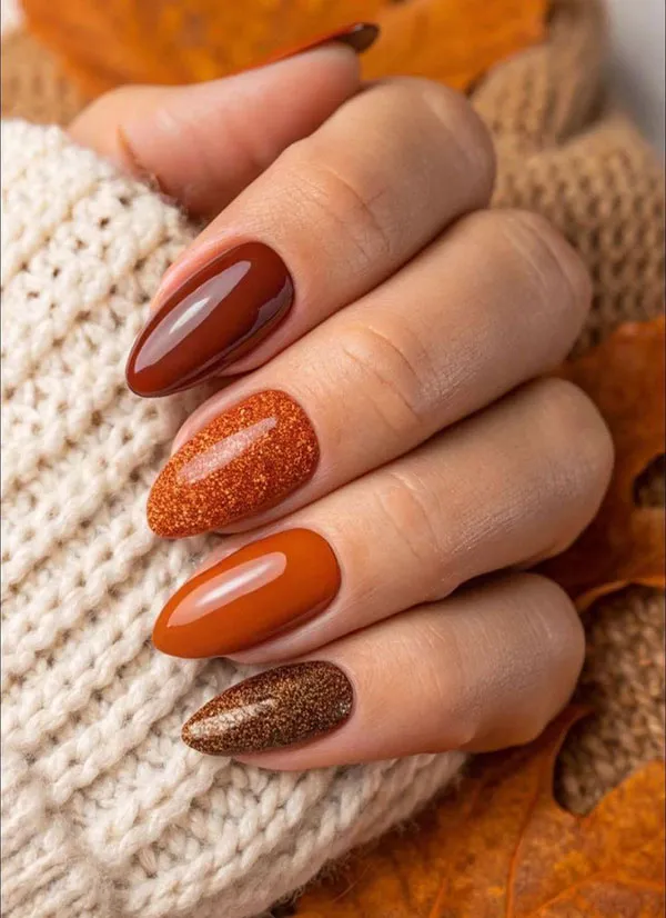 جدیدترین طرح ناخن پاییزی ساده 2025 دخترانه ولی دلبر مخصوص روزای سرد🍂 5 The latest simple autumn nail design 2
