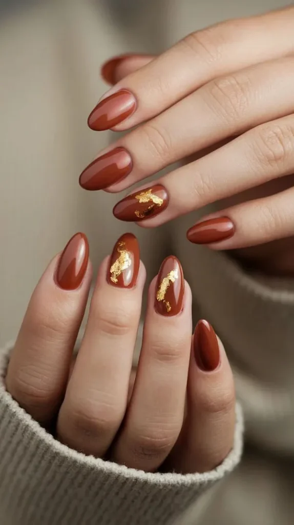 جدیدترین طرح ناخن پاییزی ساده 2025 دخترانه ولی دلبر مخصوص روزای سرد🍂 27 The latest simple autumn nail design 23