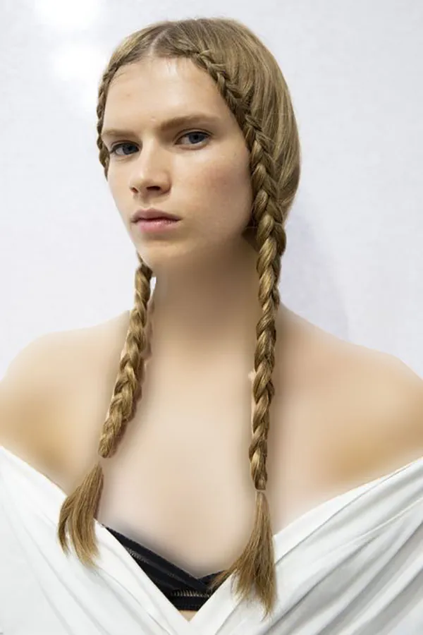The trendiest hair weave model for girls 21