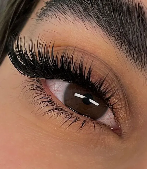 Types of eyelash extensions 15
