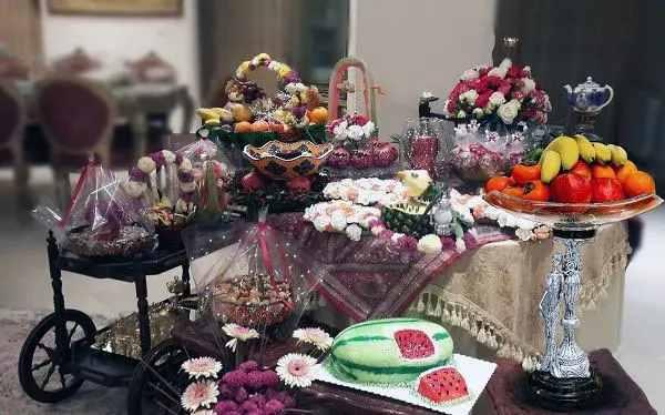 32 ایده دیزاین شب یلدا عروس؛ چیدمان لاکچری و تزئینات خفن برای مراسم 😍 13 Yalda Night Bride Design 10