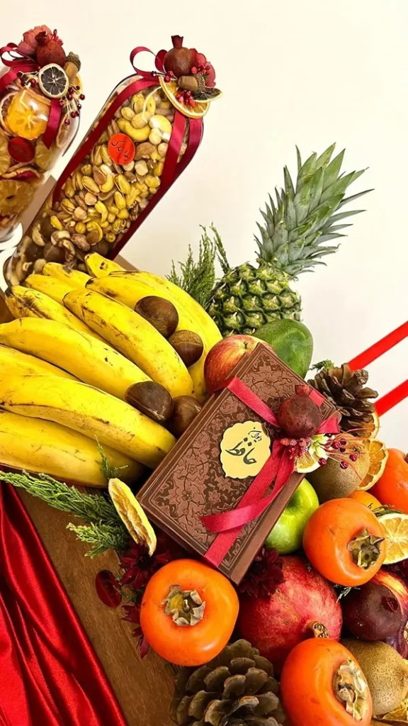 32 ایده دیزاین شب یلدا عروس؛ چیدمان لاکچری و تزئینات خفن برای مراسم 😍 18 Yalda Night Bride Design 15