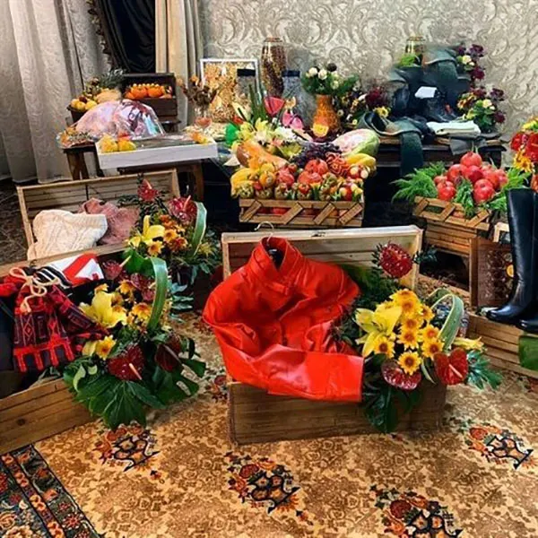 32 ایده دیزاین شب یلدا عروس؛ چیدمان لاکچری و تزئینات خفن برای مراسم 😍 23 Yalda Night Bride Design 20