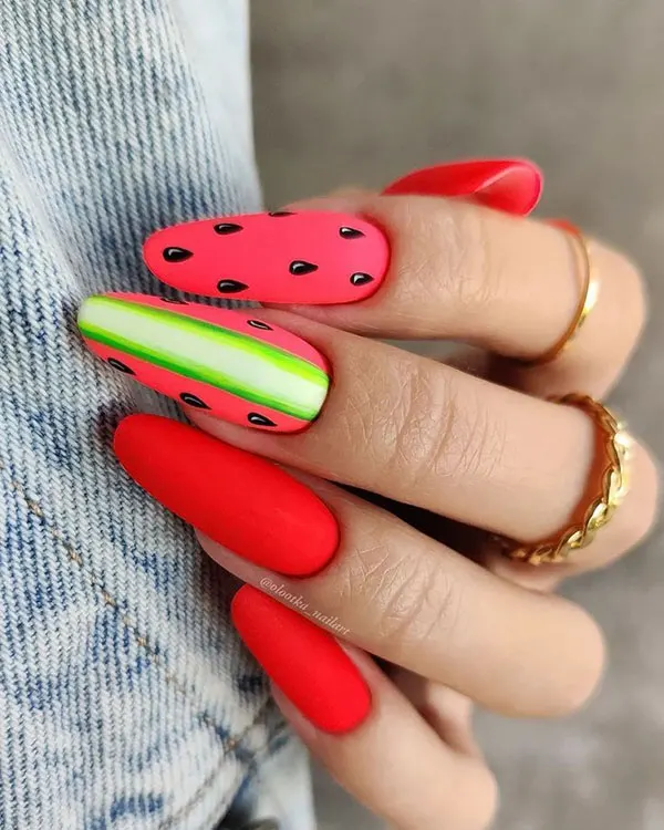 31 طرح ناخن یلدا | خالخالی هندونهای و براق، ترند شیرین شب یلدا🍉 15 Yalda nail design 12