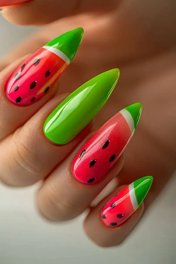 31 طرح ناخن یلدا | خالخالی هندونهای و براق، ترند شیرین شب یلدا🍉 25 Yalda nail design 25