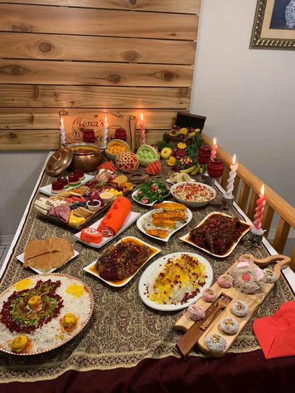 31 ایده چیدمان سفره یلدا | رنگی و دلبرانه برای شب بلند سال! 17 Yalda table setting 29