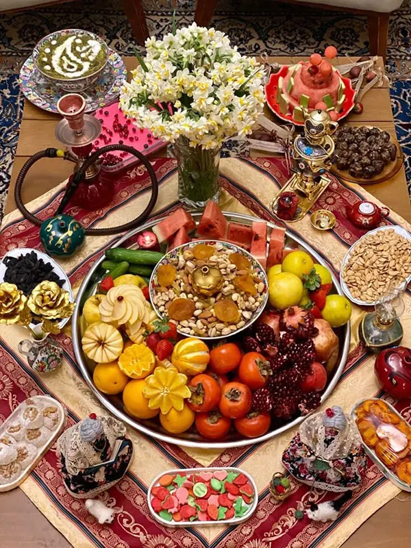 31 ایده چیدمان سفره یلدا | رنگی و دلبرانه برای شب بلند سال! 6 Yalda table setting 3