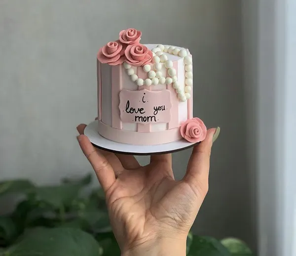 مینی کیک دخترانه 🎂 ترند خوشگل و خاص 2025 برای جشنهای کوچیک 20 mini cake girl style diakoland photo 18