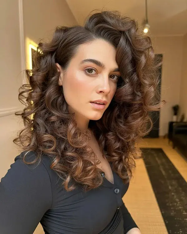 31 مدل مو فر درشت؛ فرهای درخشان که نگاهو میخکوب میکنن😍 14 Coarse curly hairstyle 11