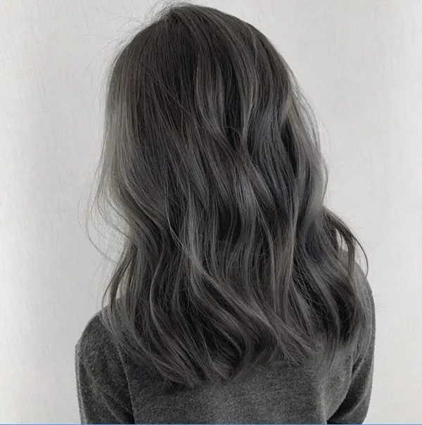 31 مدل رنگ مو بلوند دودی تیره؛ ترند سرد و آرومِ این روزا! 16 Dark smoky blonde hair color 12