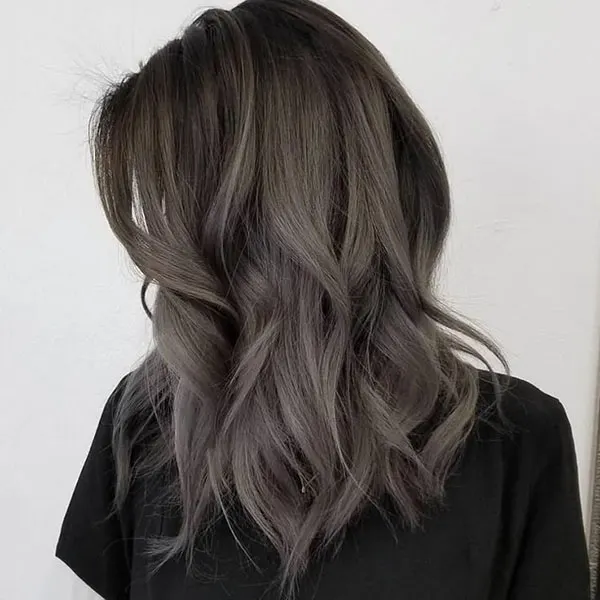 31 مدل رنگ مو بلوند دودی تیره؛ ترند سرد و آرومِ این روزا! 14 Dark smoky blonde hair color 13