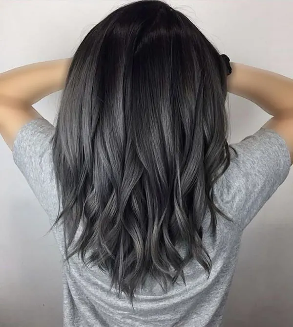 31 مدل رنگ مو بلوند دودی تیره؛ ترند سرد و آرومِ این روزا! 25 Dark smoky blonde hair color 21