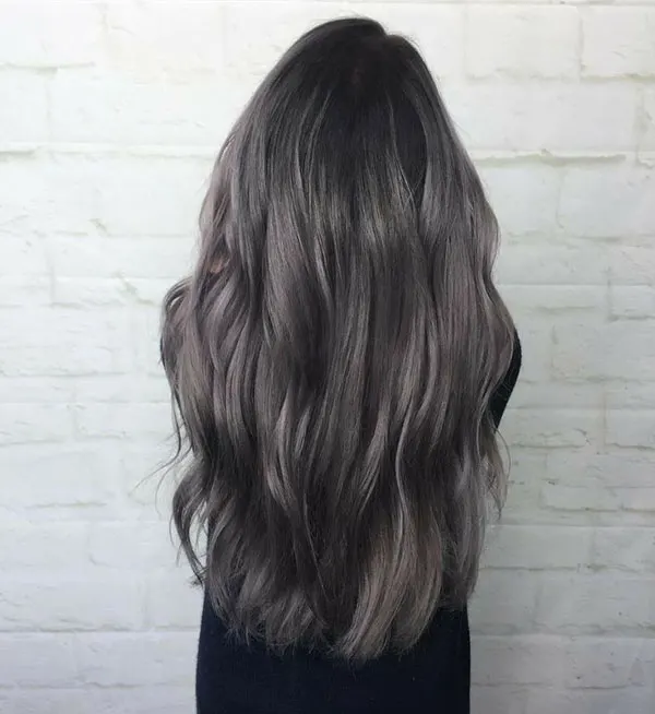 31 مدل رنگ مو بلوند دودی تیره؛ ترند سرد و آرومِ این روزا! 28 Dark smoky blonde hair color 24