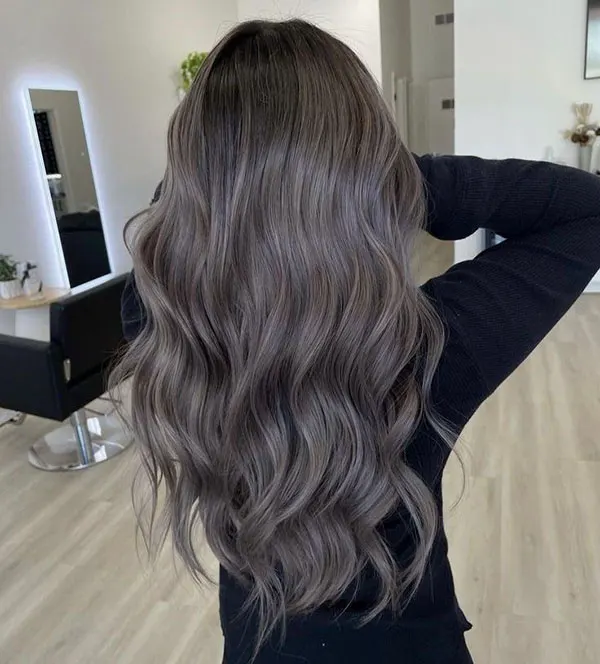 31 مدل رنگ مو بلوند دودی تیره؛ ترند سرد و آرومِ این روزا! 7 Dark smoky blonde hair color 3