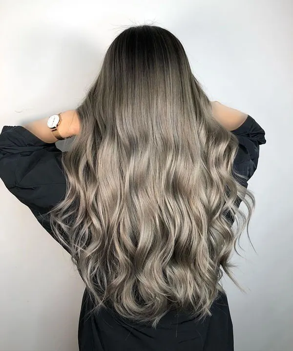 31 مدل رنگ مو بلوند دودی تیره؛ ترند سرد و آرومِ این روزا! 4 Dark smoky blonde hair color 5