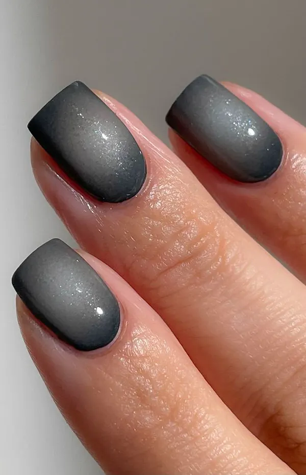 Gray nail design 16
