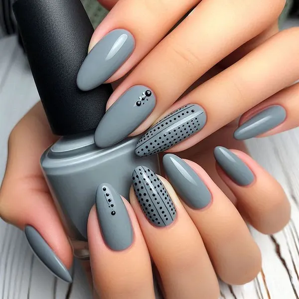 Gray nail design 17