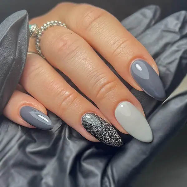 Gray nail design 30
