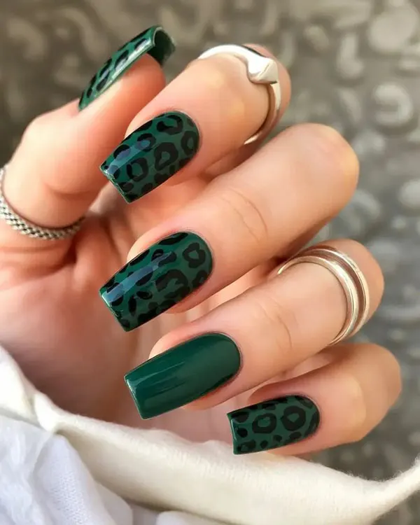 Green nail design 1