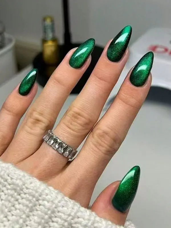 Green nail design 24