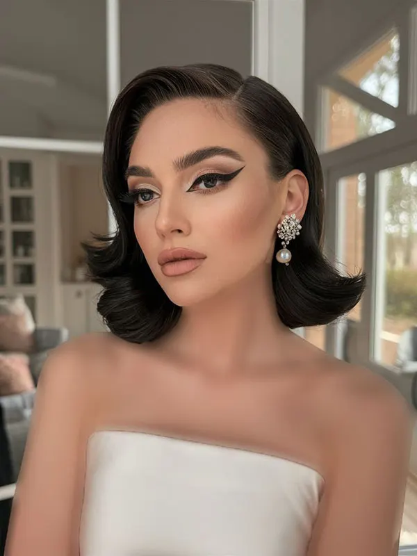 Hairstyle with a slanted parting 33