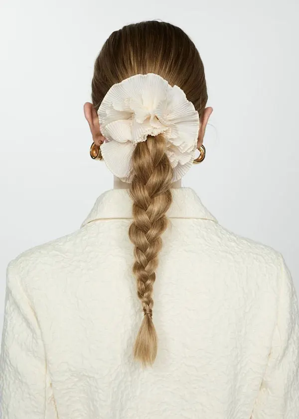 Hairstyle with elastic 1