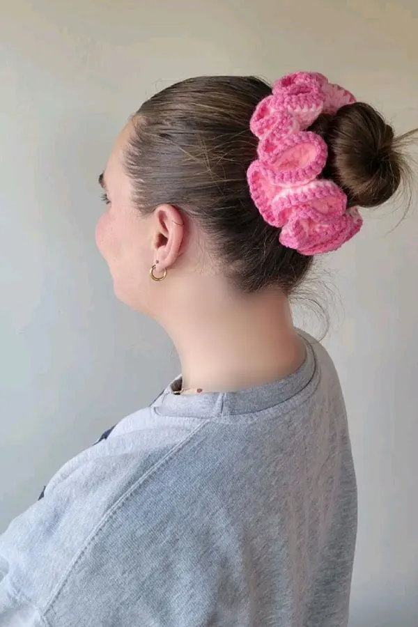 Hairstyle with elastic 11