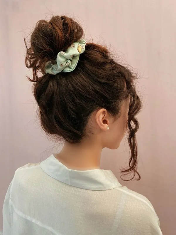 Hairstyle with elastic 12
