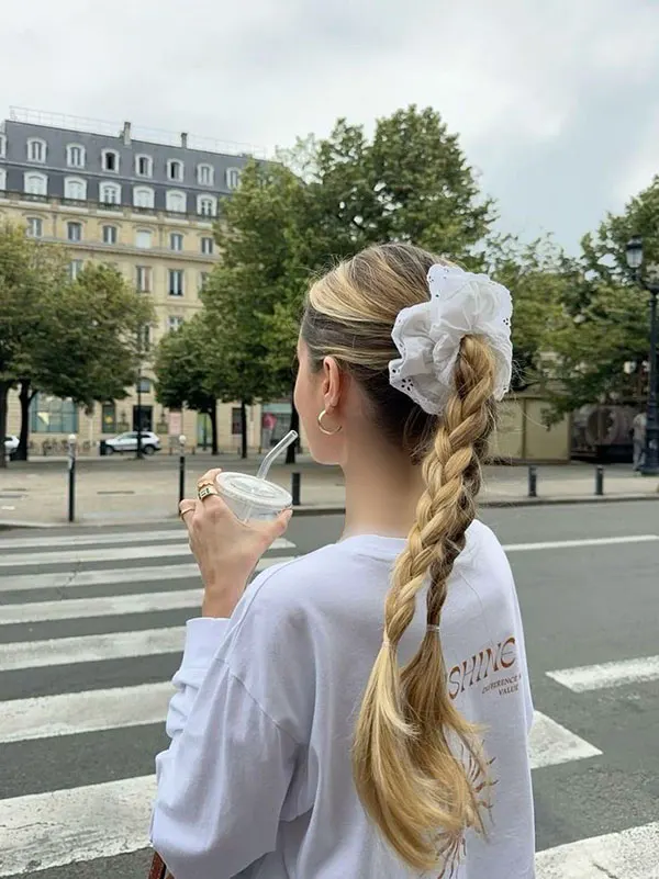 Hairstyle with elastic 15