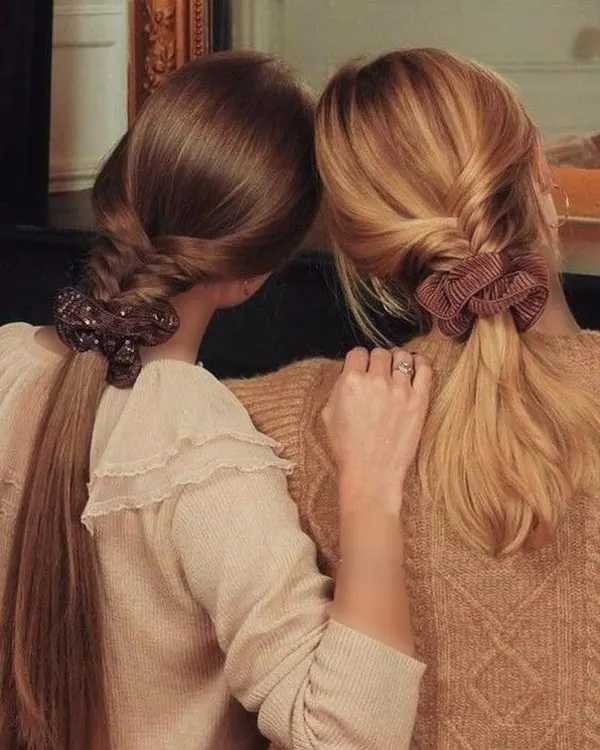 Hairstyle with elastic 19